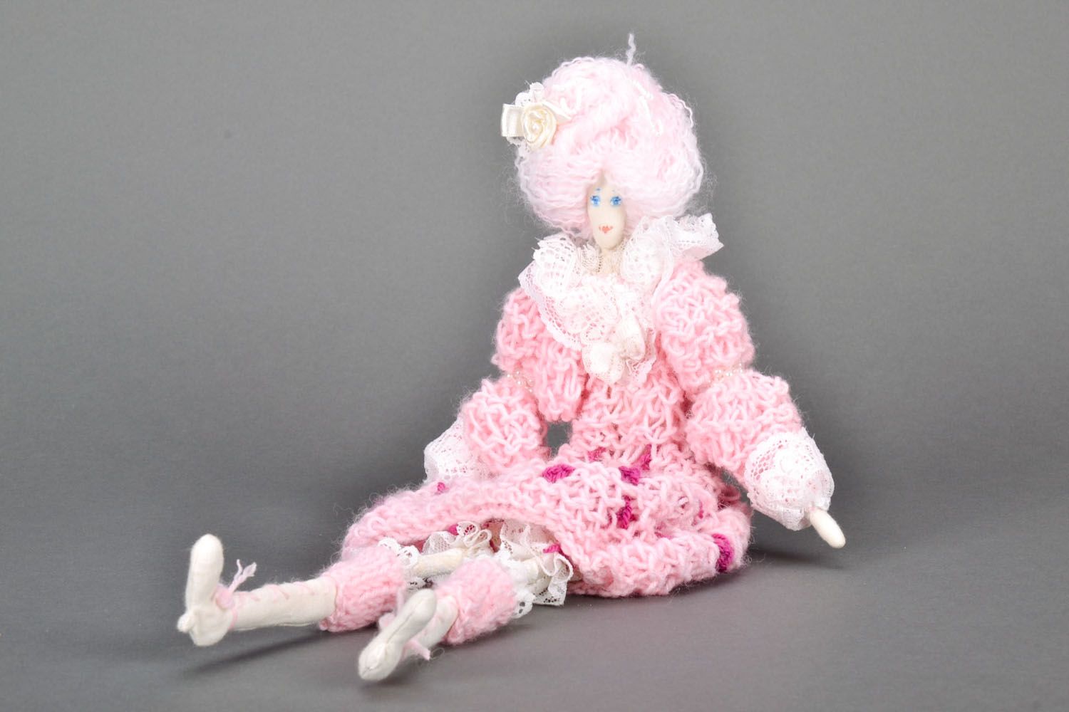 Интерьерная кукла в розовом фото 4