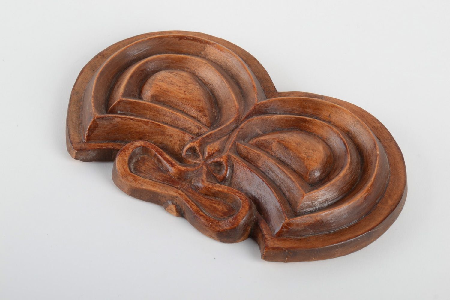 Masque à suspendre en bois fait main taillé original écologique décoration photo 2