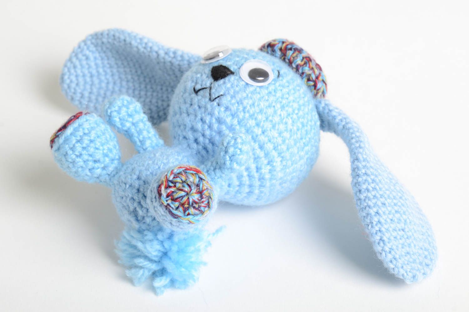 Jouet au crochet original Peluche faite main lapin bleu clair Cadeau pour enfant photo 3
