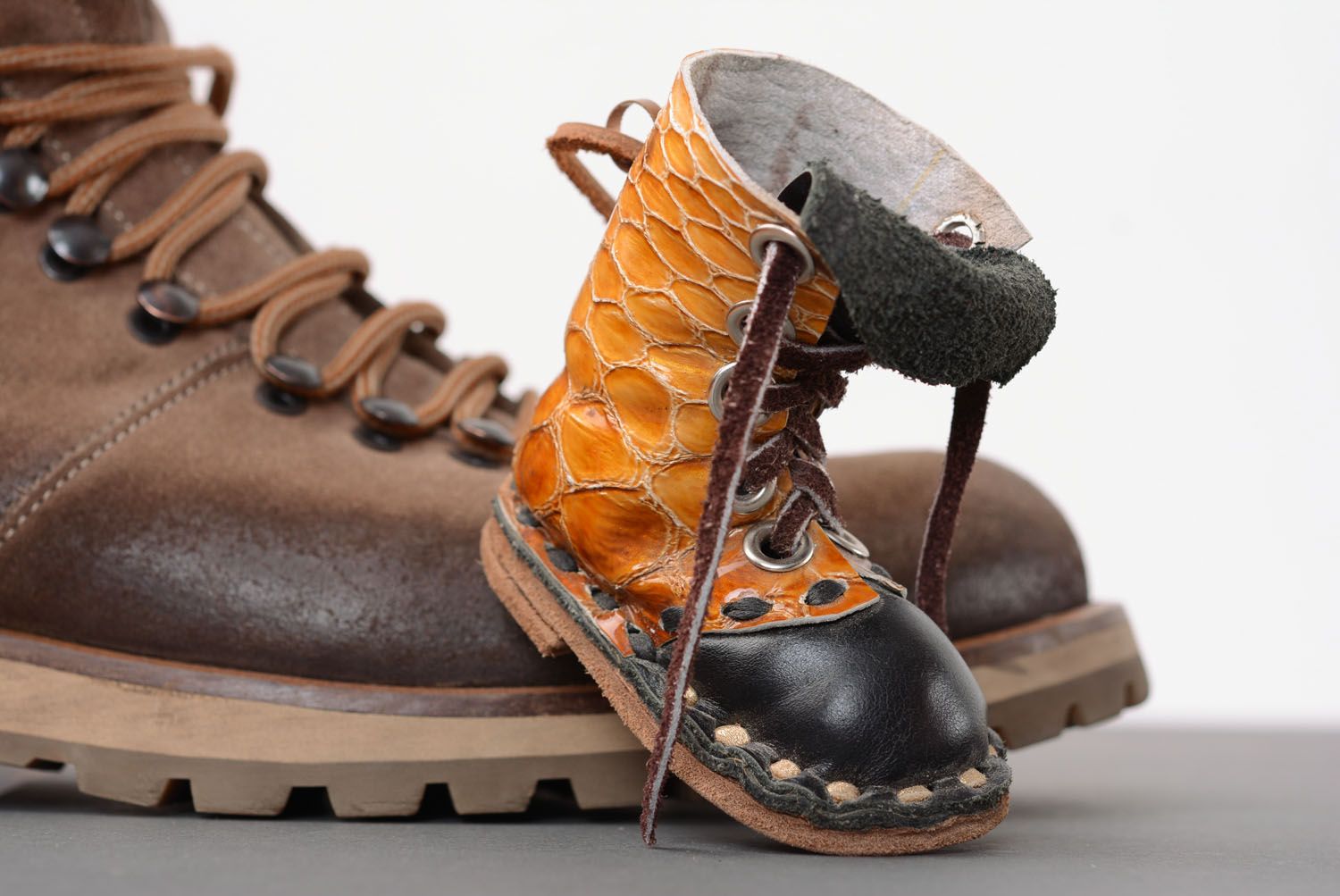Llavero original de cuero en forma de zapato foto 2