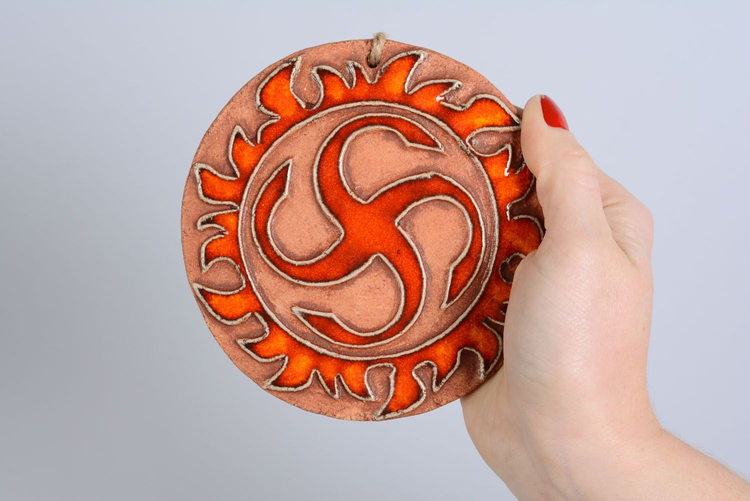Amuleto de cerâmica Svaor foto 3
