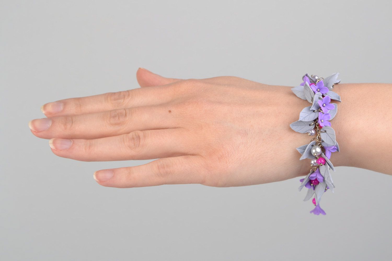 Chain charm bracelet with violet lilac flowers and gray leaves photo 2