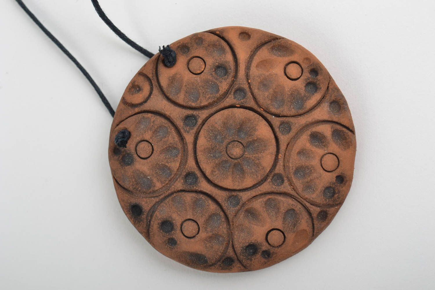 Clay beautiful ethnic handmade pendant of round shape  photo 5