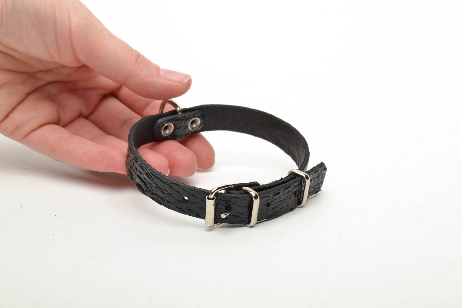 Thin leather dog collar photo 5
