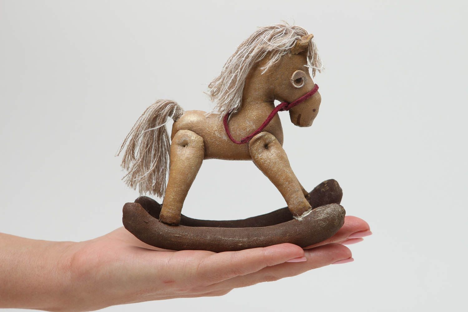 Игрушка ручной работы мягкая игрушка лошадка качалка из ткани авторская игрушка фото 5