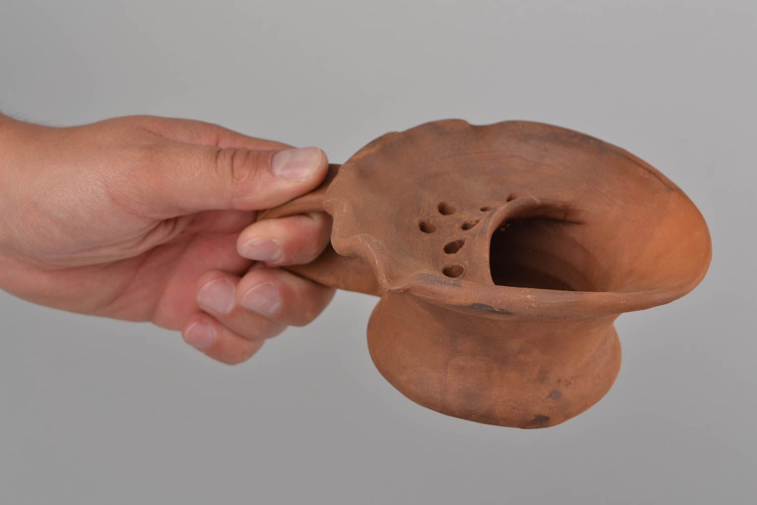 Cendrier en argile fait main original avec anse pratique technique de poterie photo 2