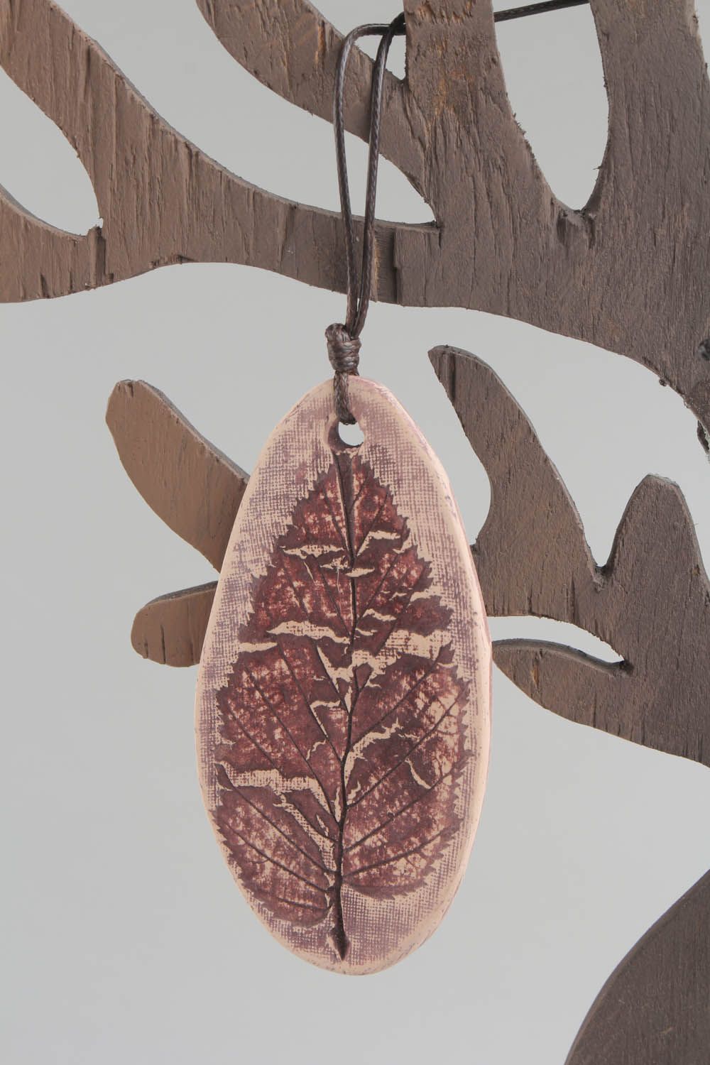 Pingente de cerâmica em estilo étnico feito de material natural argila branca Folha foto 4