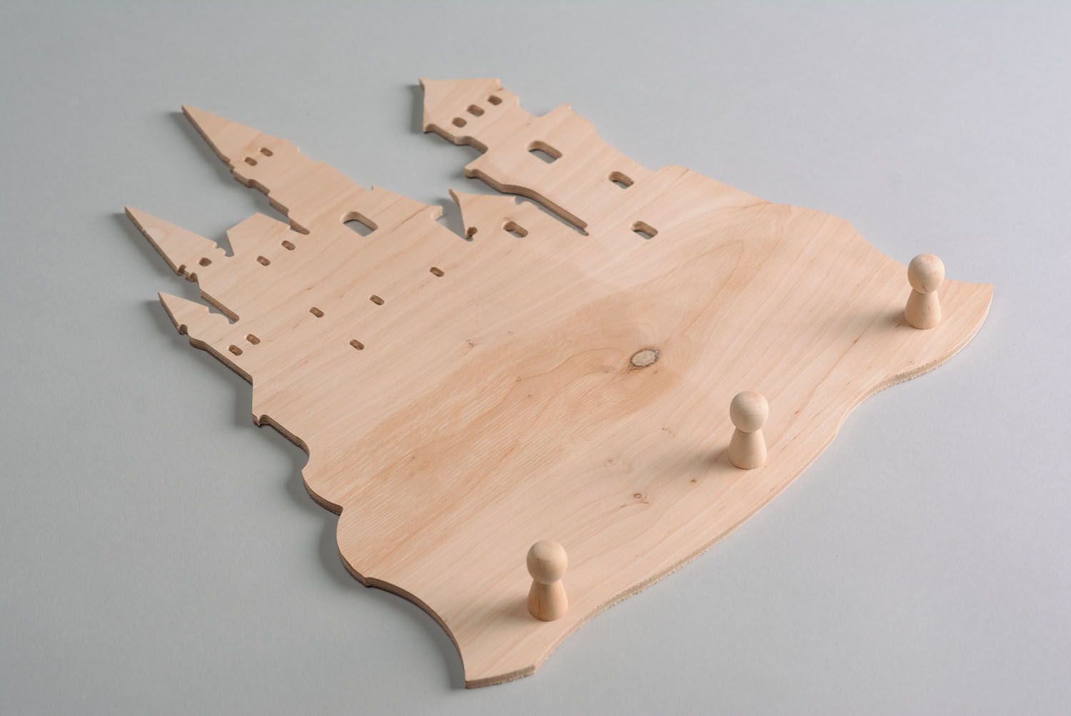 Plywood blank hanger in the shape of castle photo 1