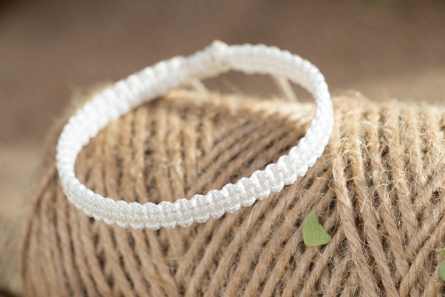 White braided bracelet photo 3