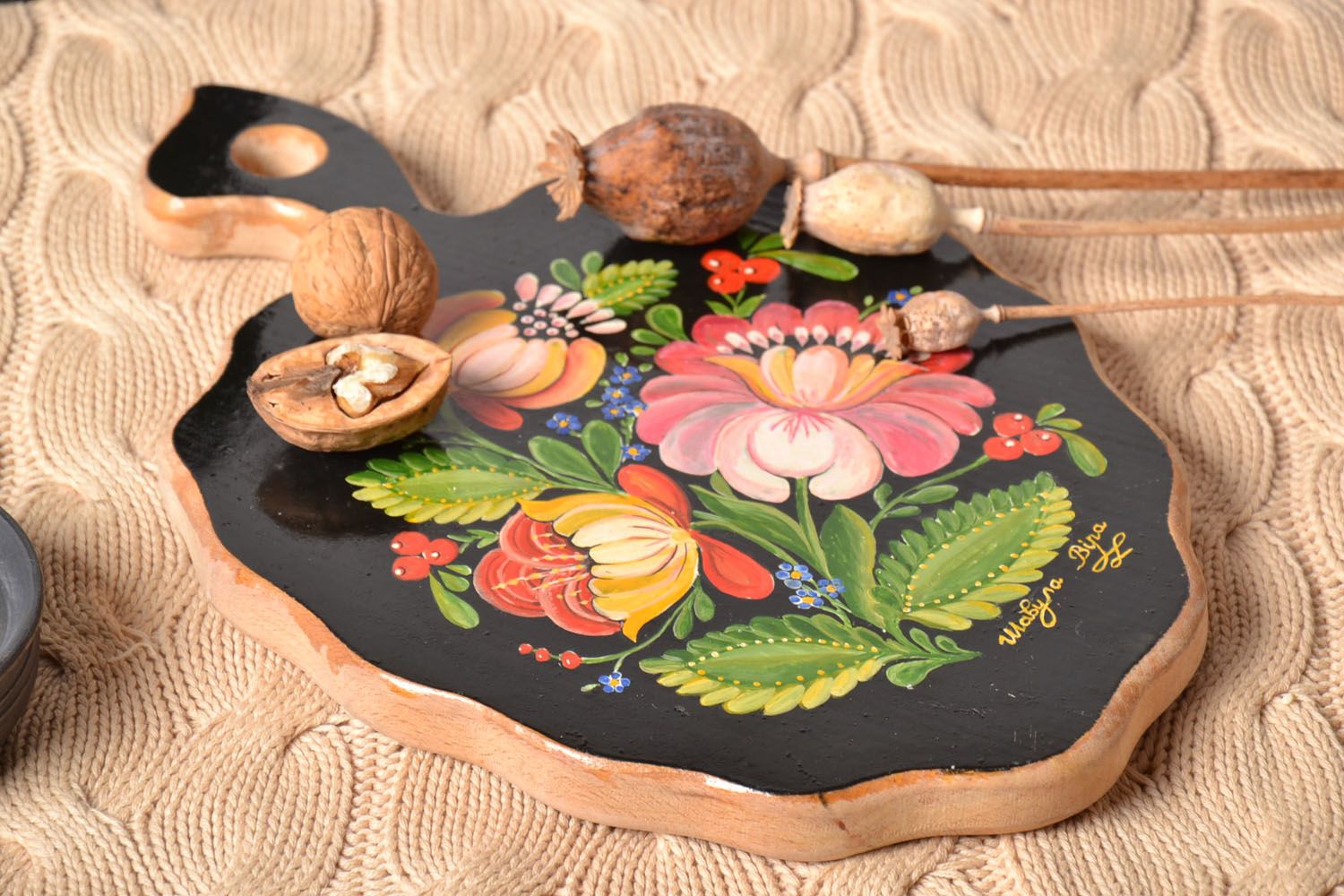 Decorative cutting board with Petrikivka painting photo 1