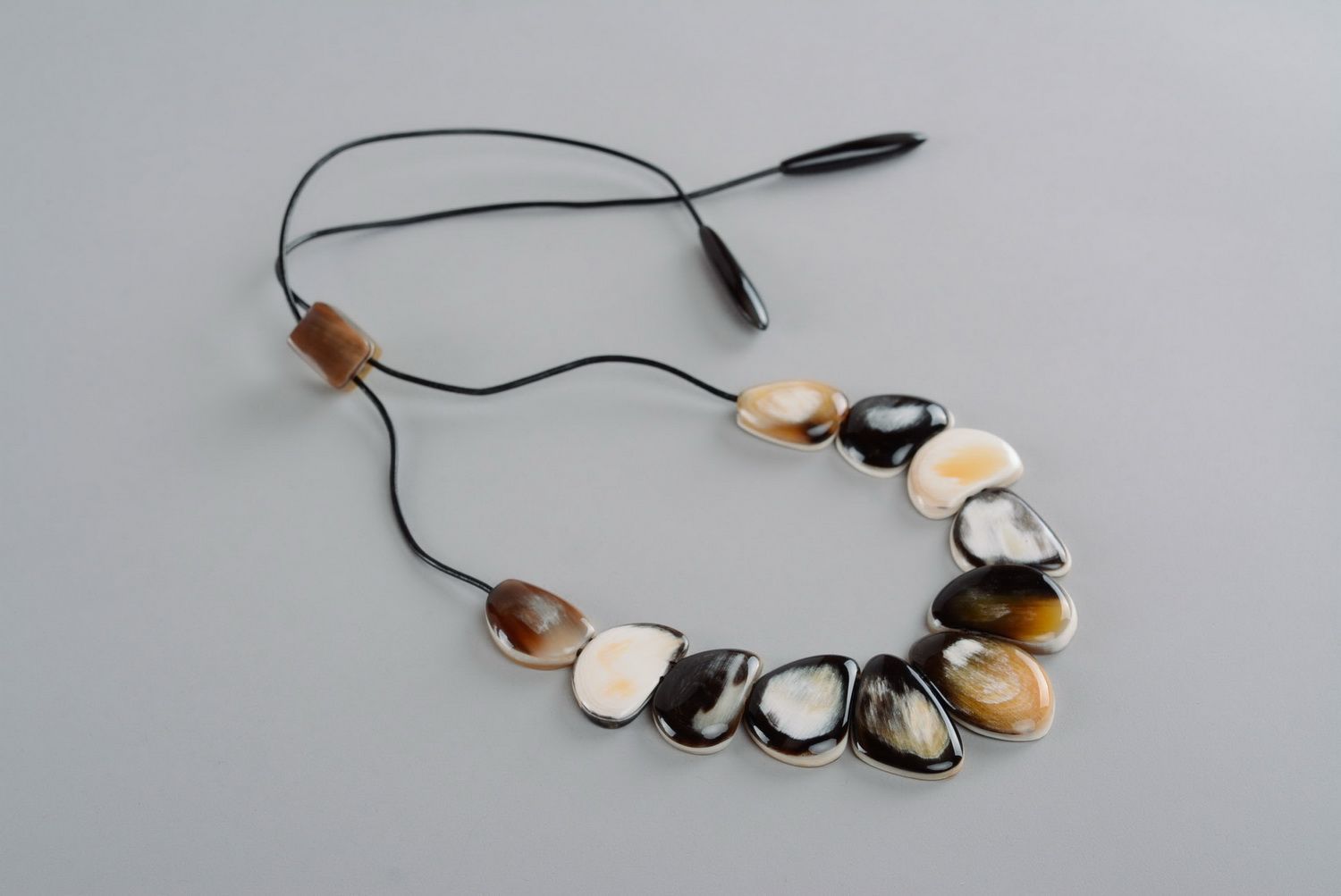 Necklace made of horn  photo 4