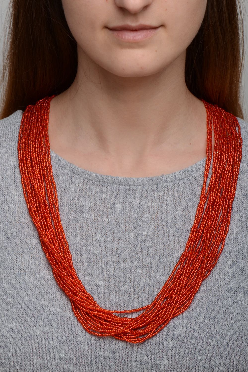 Rotes handgemachtes mehrreihiges Collier aus Glasperlen für Frauen foto 2