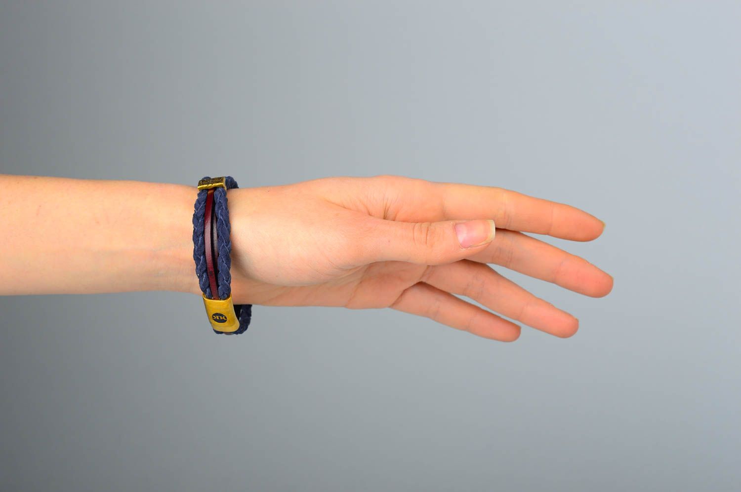 Двойной кожаный браслет ручной работы синий браслет на руку украшение из кожи фото 2