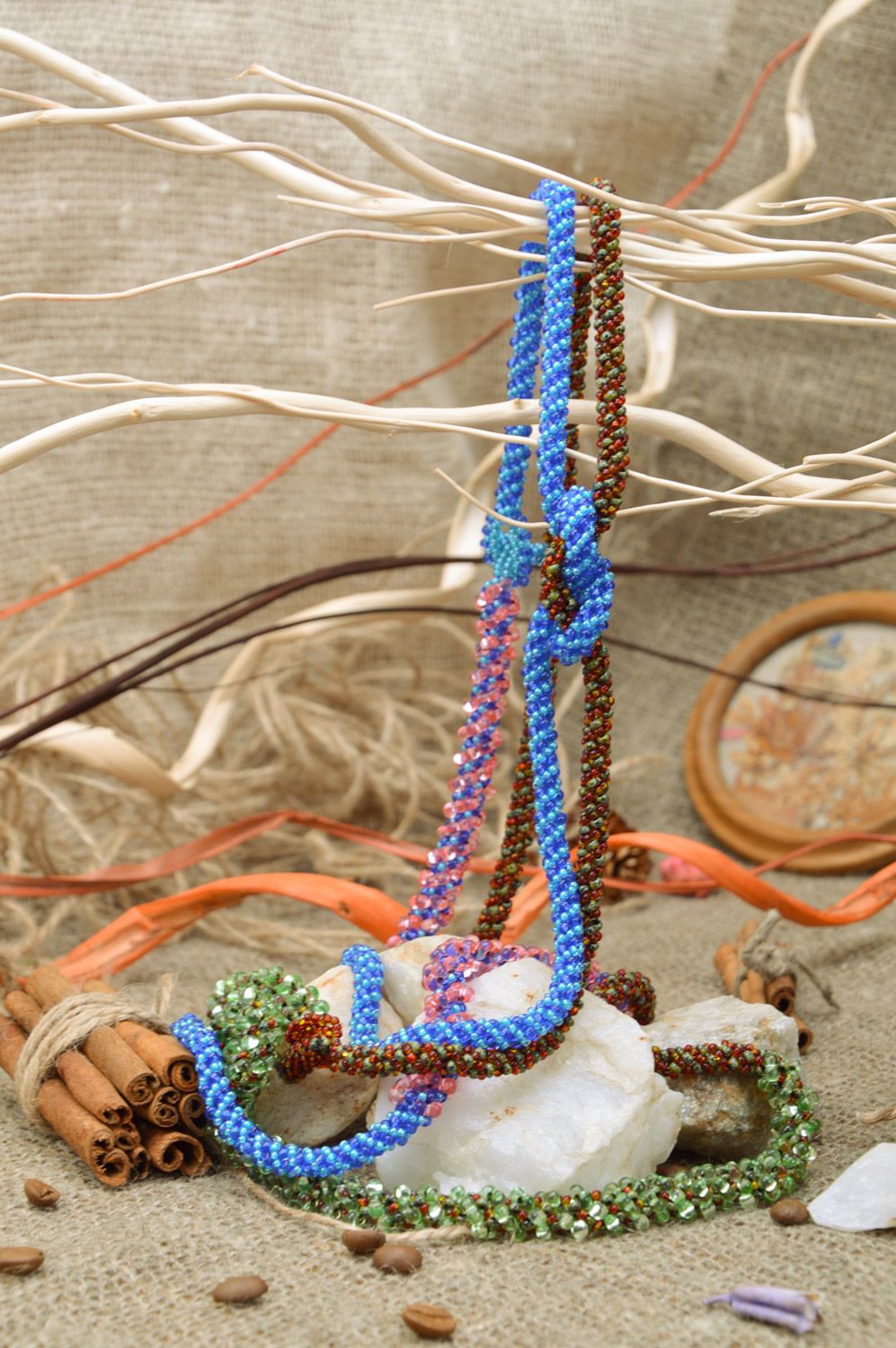 Collar de cuerda de abalorios de colores verde y marrón de moda artesanal foto 1