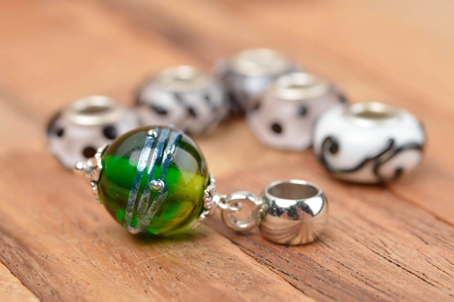 Handmade pendant women necklace glass pendant lampwork pendant green bead  photo 1