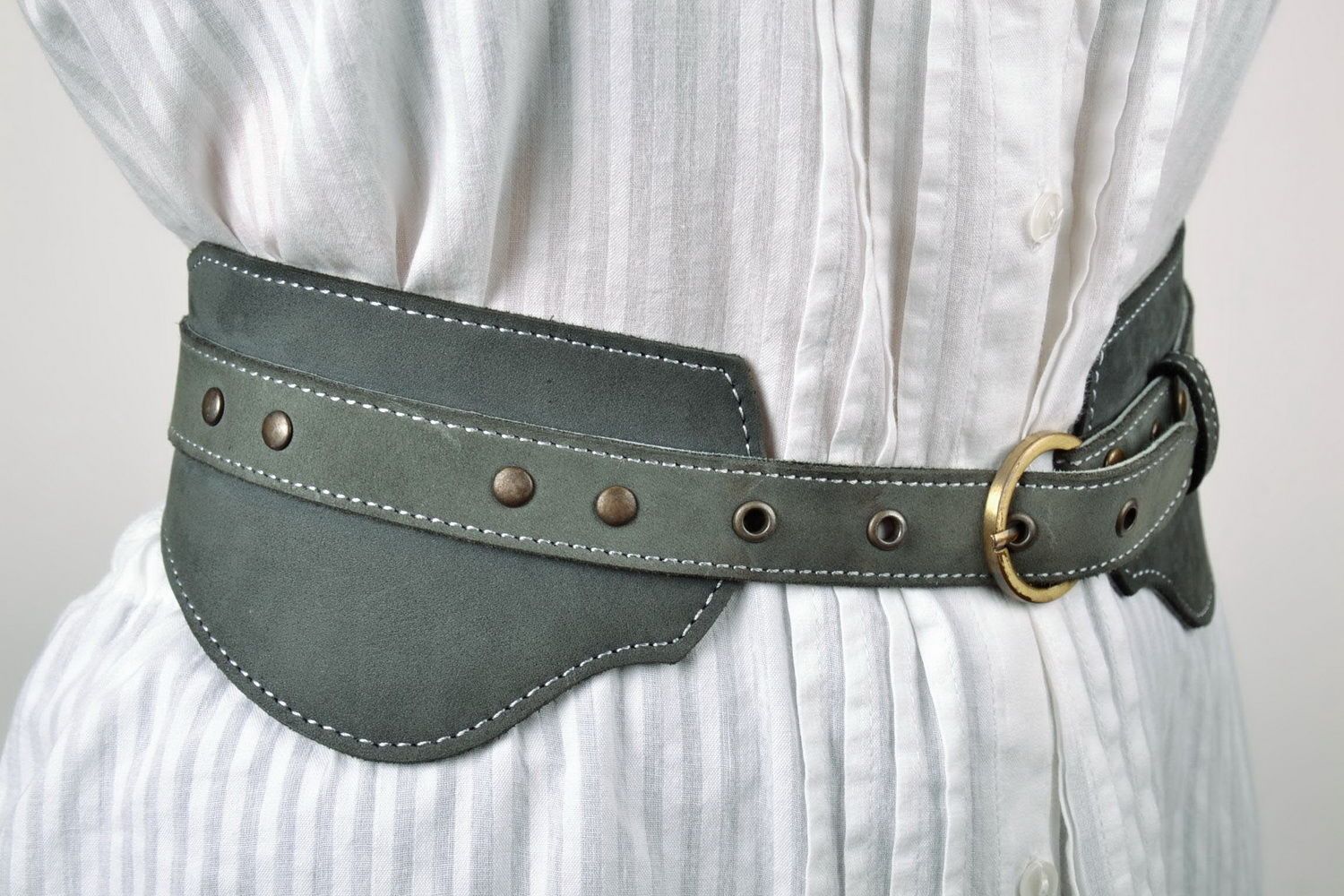 Cinturón de cuero natural italiano con hebilla foto 2