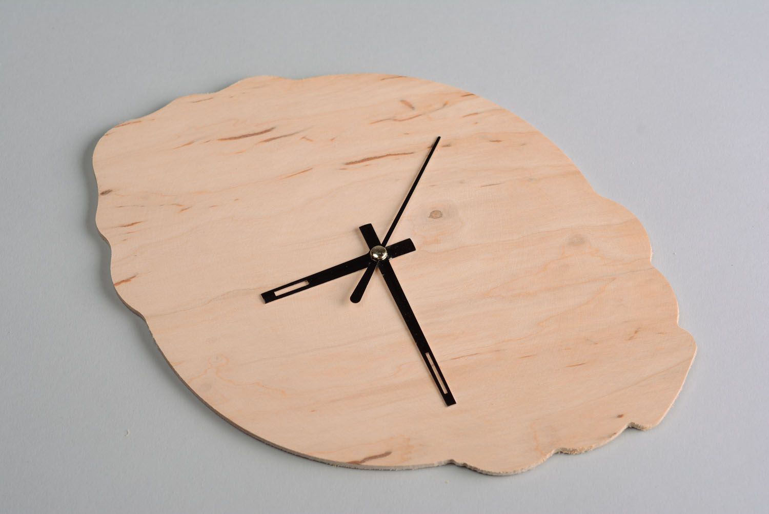 Forme en bois Horloge à décorer faite main photo 1