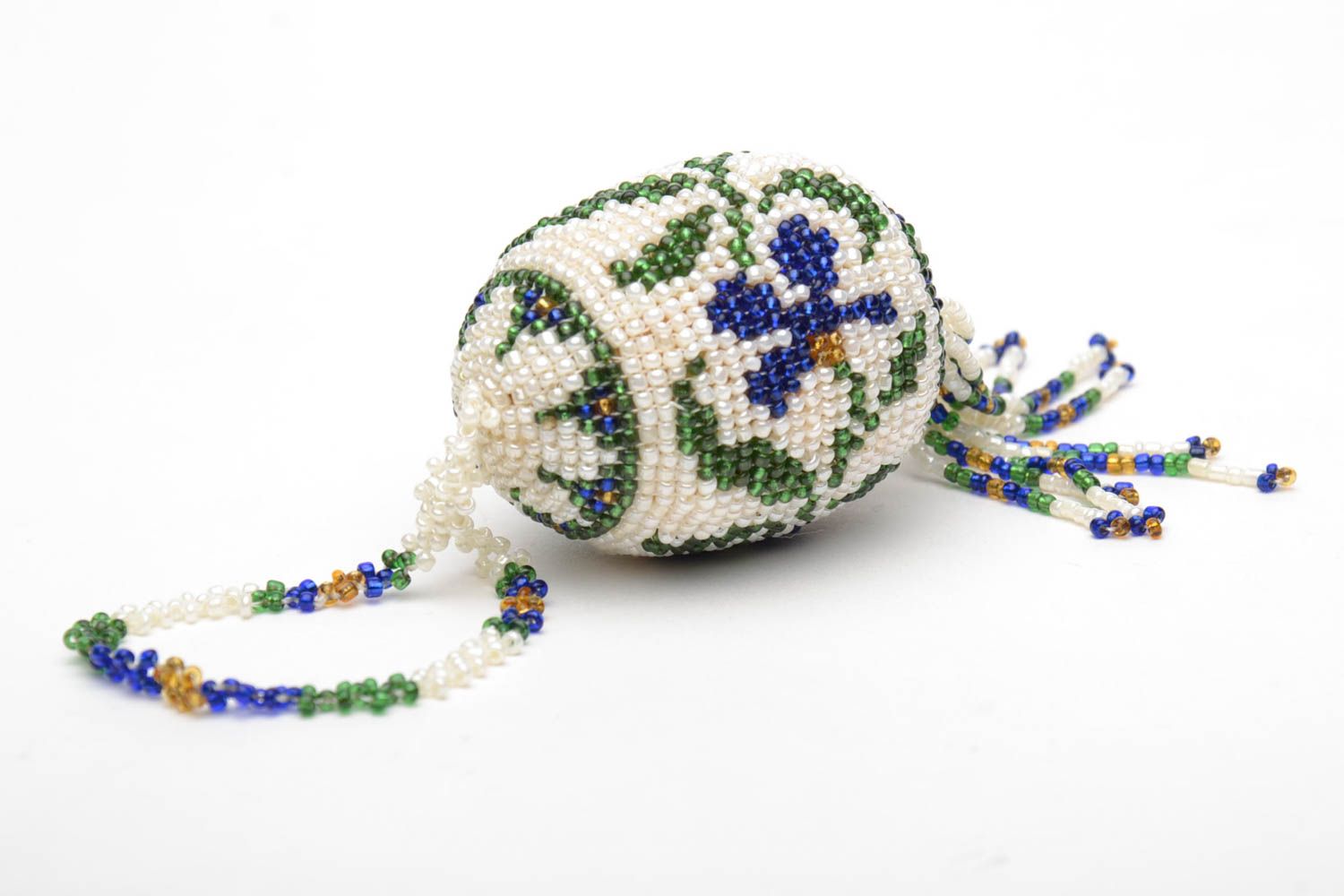 Œuf de Pâques décoratif en perles de rocaille photo 4