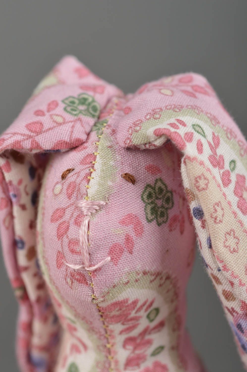 Jouet lapin rose à motifs Peluche faite main en coton naturel Cadeau enfant photo 5
