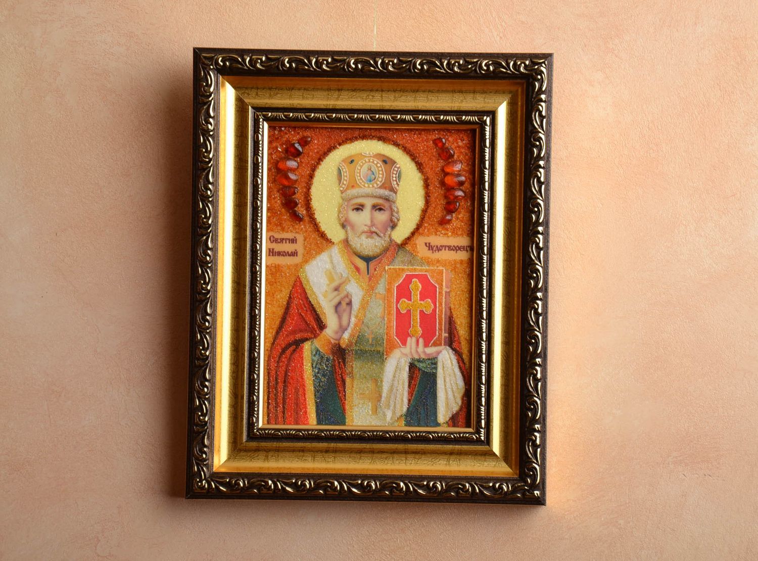Икона святого Николая с янтарной крошкой  фото 2