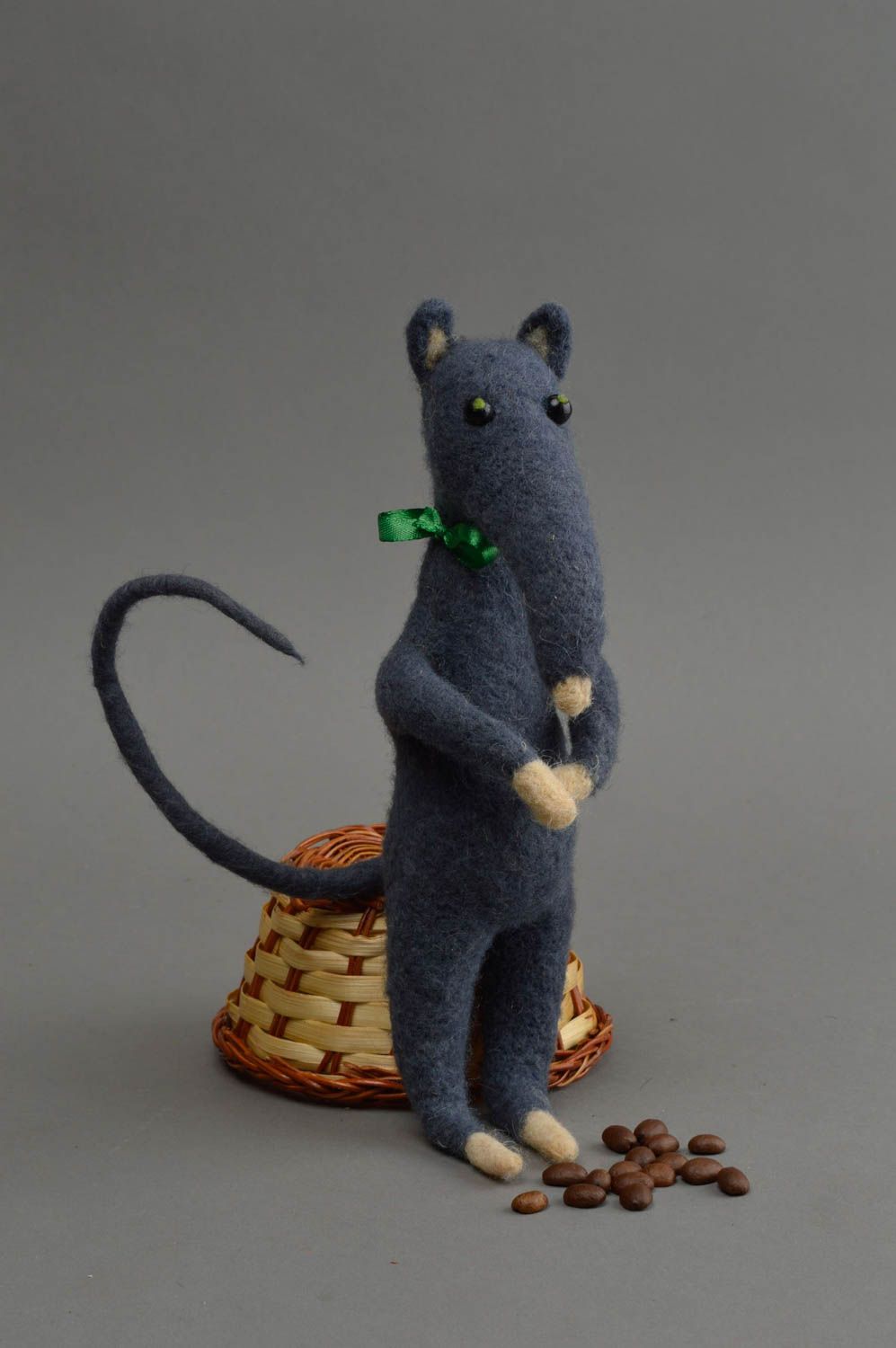 Смешная мягкая игрушка в виде мышки с длинным носом хенд мейд из шерсти подарок фото 1