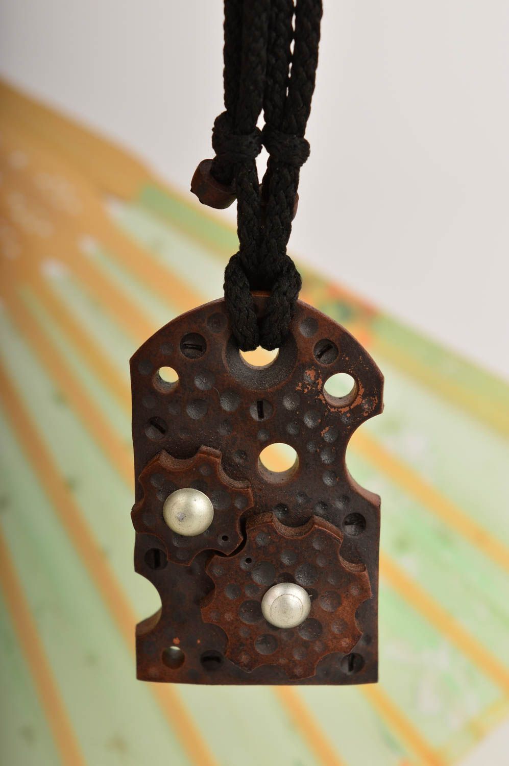 Керамическое украшение кулон ручной работы женский кулон оригинальный на шнурке фото 1