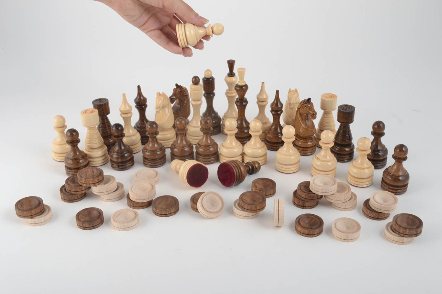 Set da tavolo di scacchi e dama di legno fatto a mano giochi da tavolo foto 5