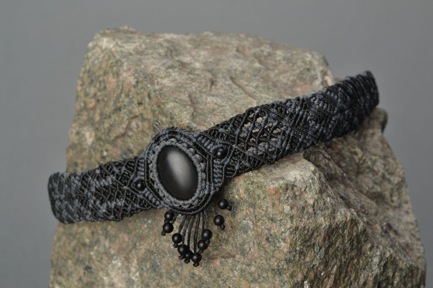 Necklace made of yarns with shungite photo 1
