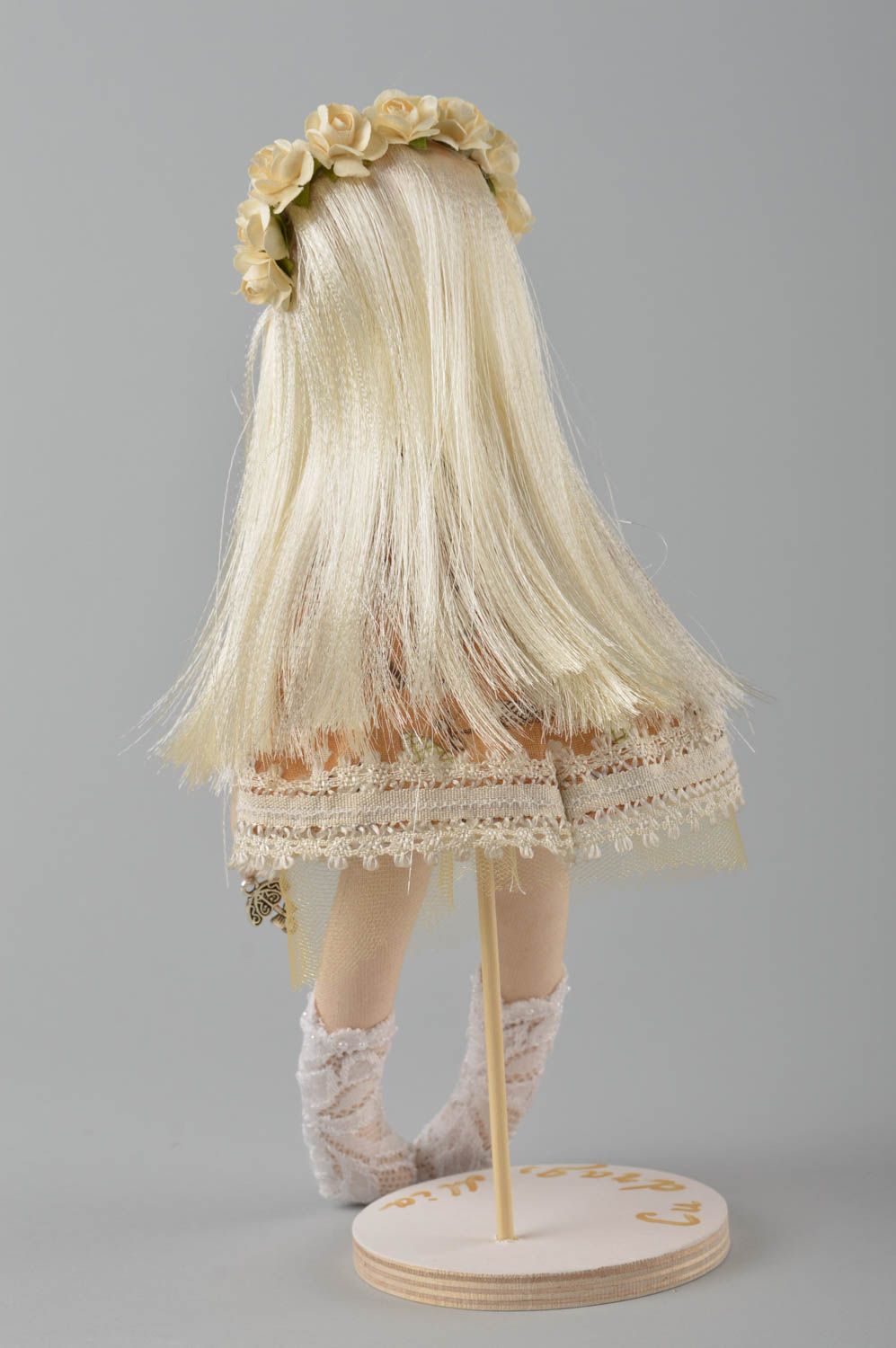 Handmade Designer Puppe im braunen Kleid Stoff Spielzeug Deko Puppe mit Kranz foto 5