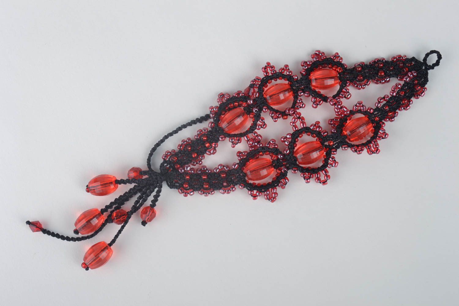Bracelet large Bijou fait main macramé rouge et noir design Cadeau femme photo 4