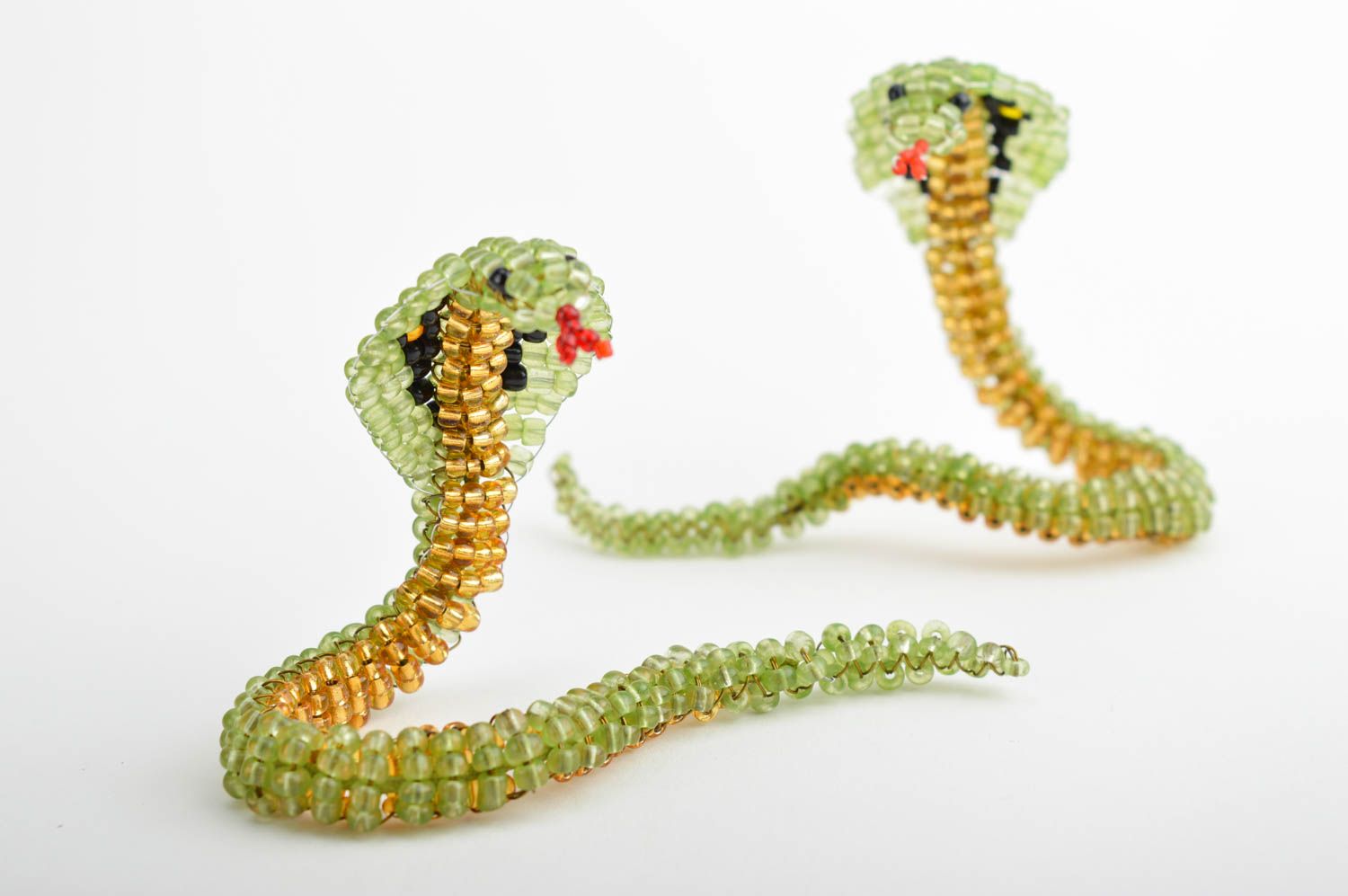 Статуэтки из бисера ручной работы змеи из бисера фигурки из бисера 2 шт фото 2