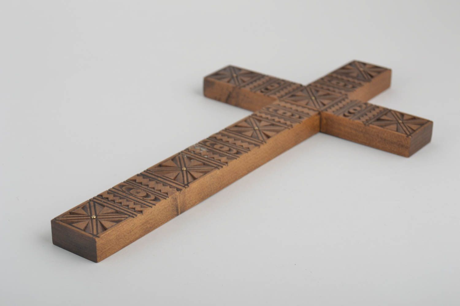 Крест ручной работы резной крест украшение на стену христианский оберег фото 4