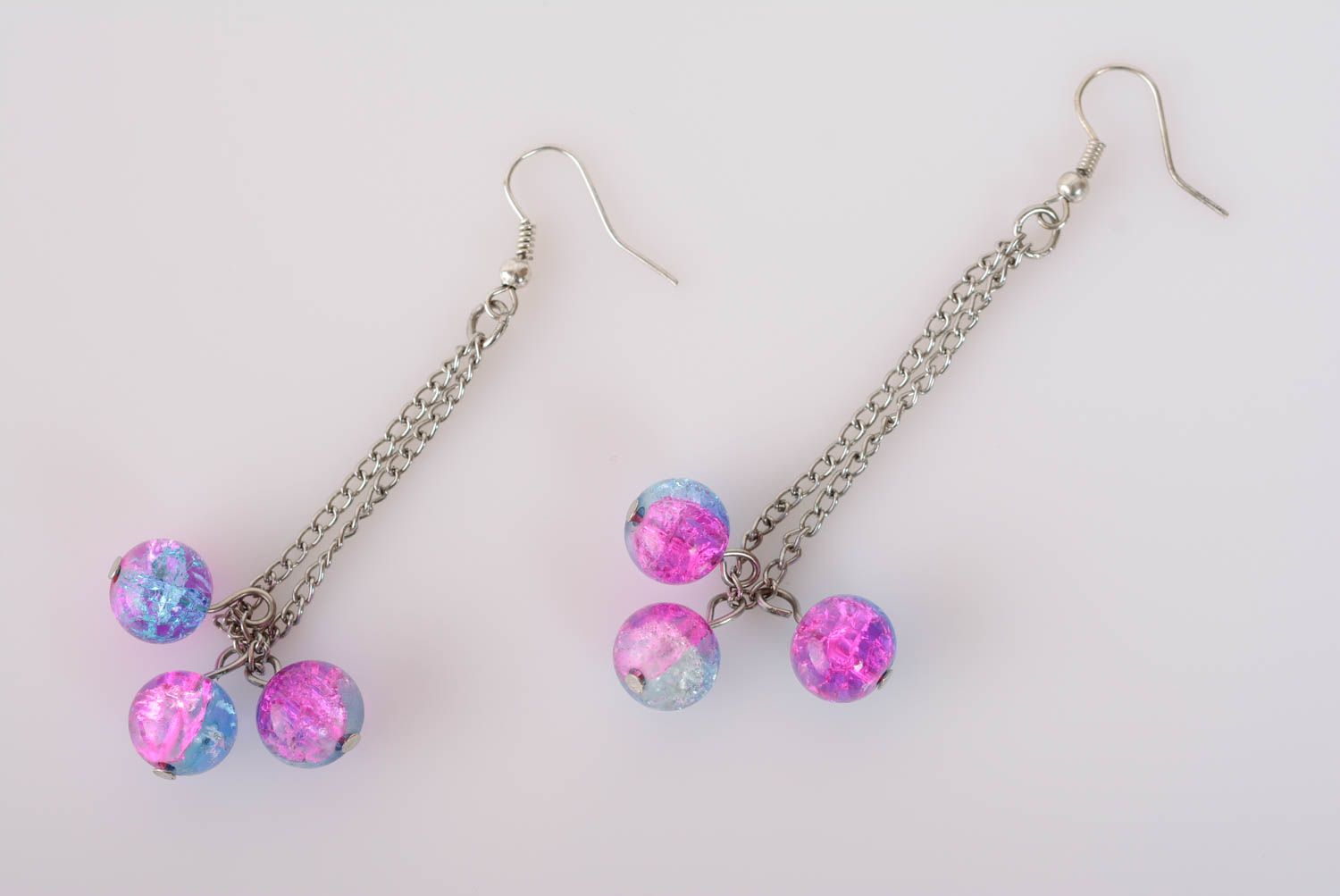 Longues boucles d'oreilles en perles de verre rose bleu chaînettes faites main photo 1