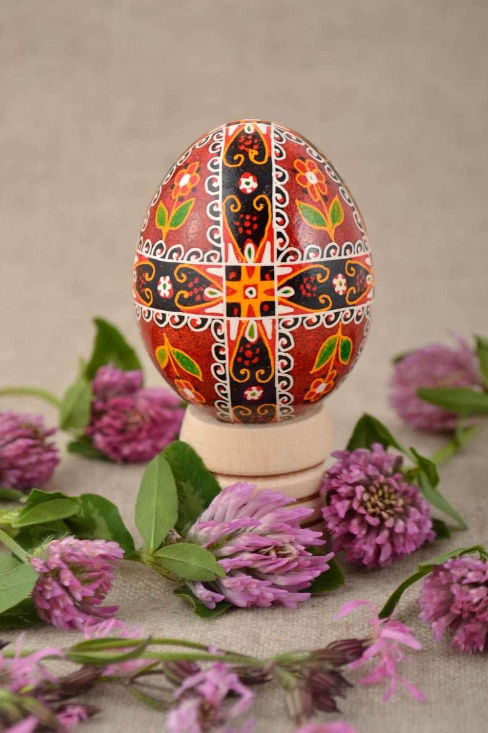 Huevo de Pascua de gallina pintado con acrílicos artesanal bonito foto 1