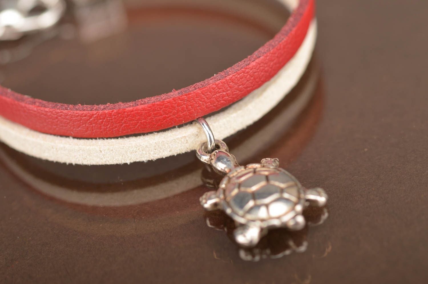 Handmade red and white leather wrist bracelet with turtle charm for kids photo 3