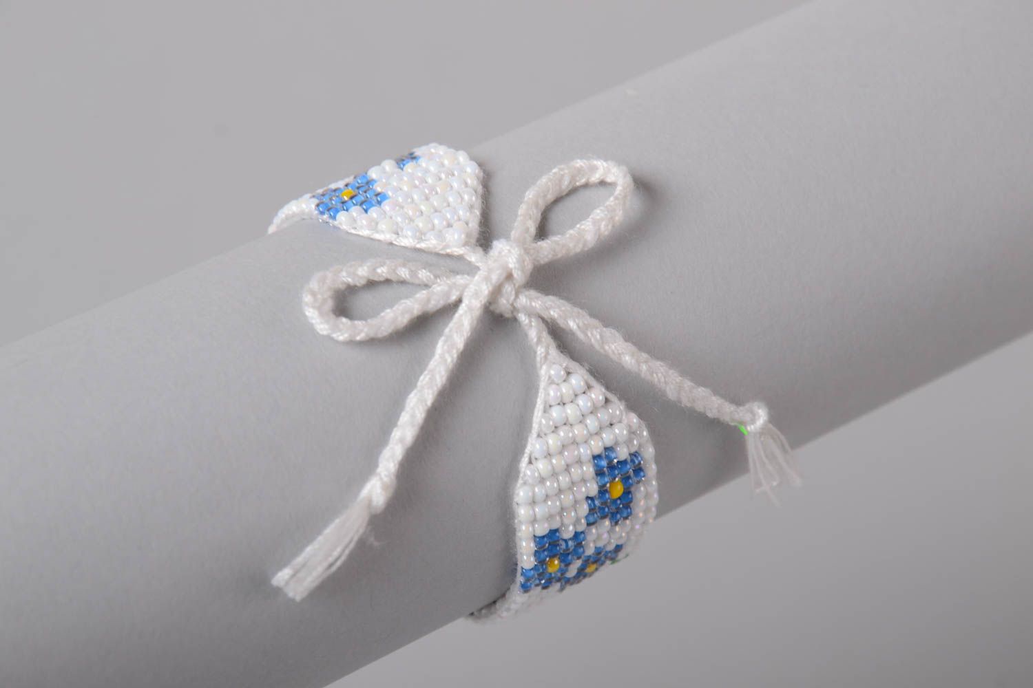 Helles schönes breites Armband aus Rocailles handmade Ethno Accessoire für Damen foto 2