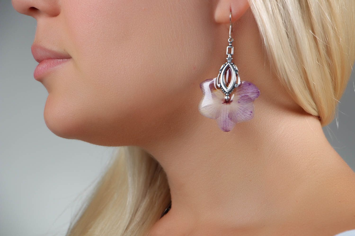 Earrings with orchids in jewelry resin photo 5