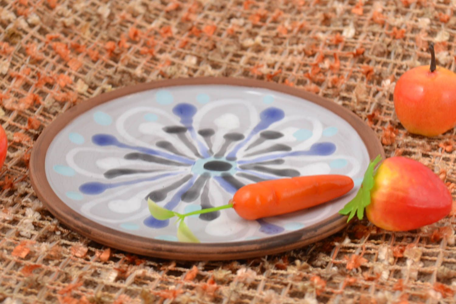 Керамическая тарелка ручной работы глиняная посуда расписная тарелка маленькая фото 1