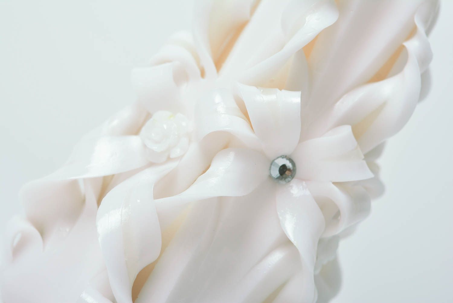 Bougie blanche sculptée faite main en paraffine décorée de strass pour mariage photo 2