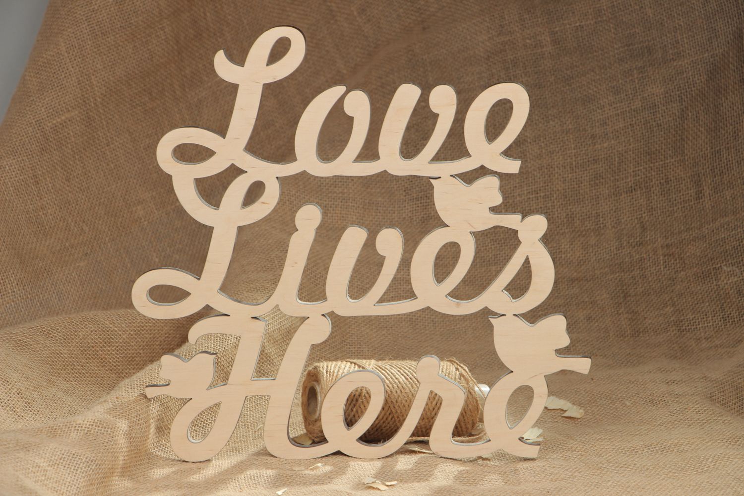 Handmade Holz Chipboard Aufschrift Love Lives Here foto 5