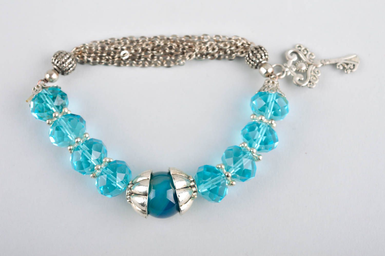 Bracelet bleu Bijou fait main perles de verre cristaux breloque clé Cadeau femme photo 2