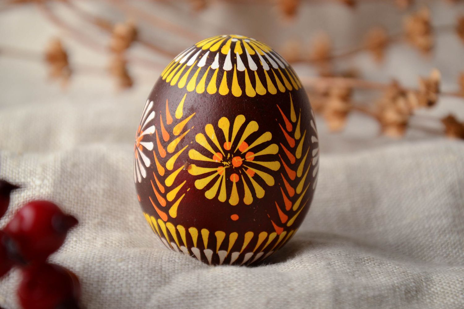 Handmade painted egg in Lemkiv style photo 1
