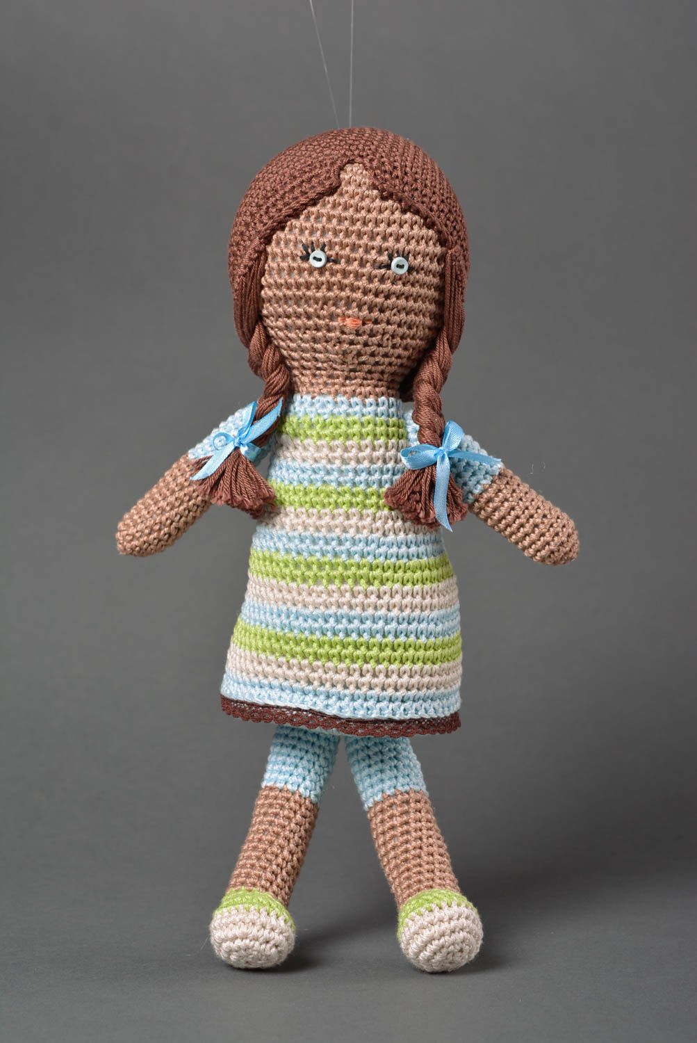 Handmade Designer Puppe Stoff Spielzeug gehäkelte Puppe Mädchen im zarten Kleid foto 1