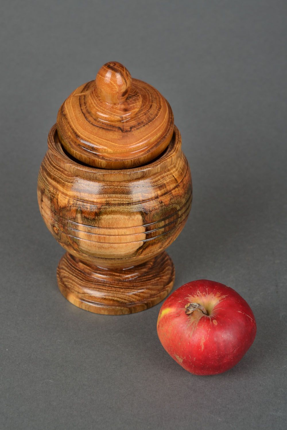 Pot avec couvercle en bois couvert de vernis photo 1