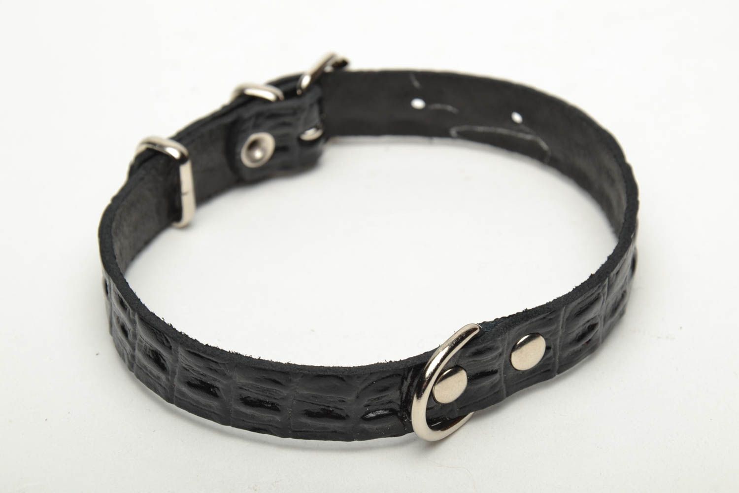 Schwarzes Lederhalsband für Hund foto 3