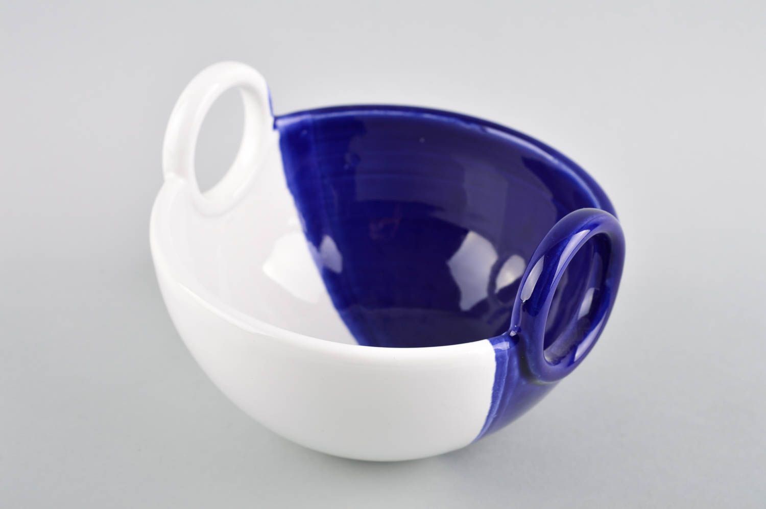 Bol 2 anses fait main Assiette creuse blanc-bleu Vaisselle céramique originale photo 2
