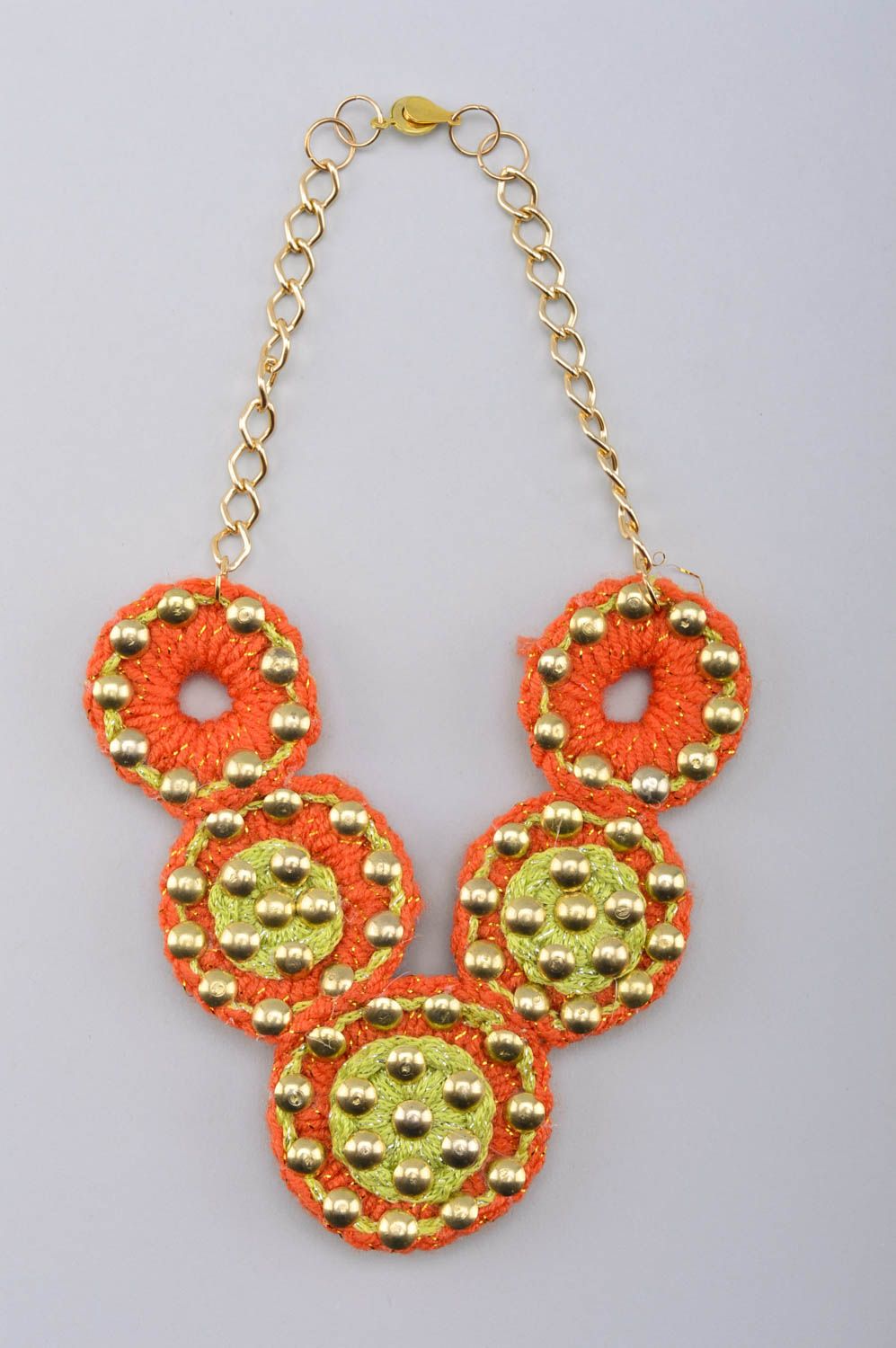 Collier textile Bijou fait main orange fils à tricoter métal Cadeau pour femme photo 2