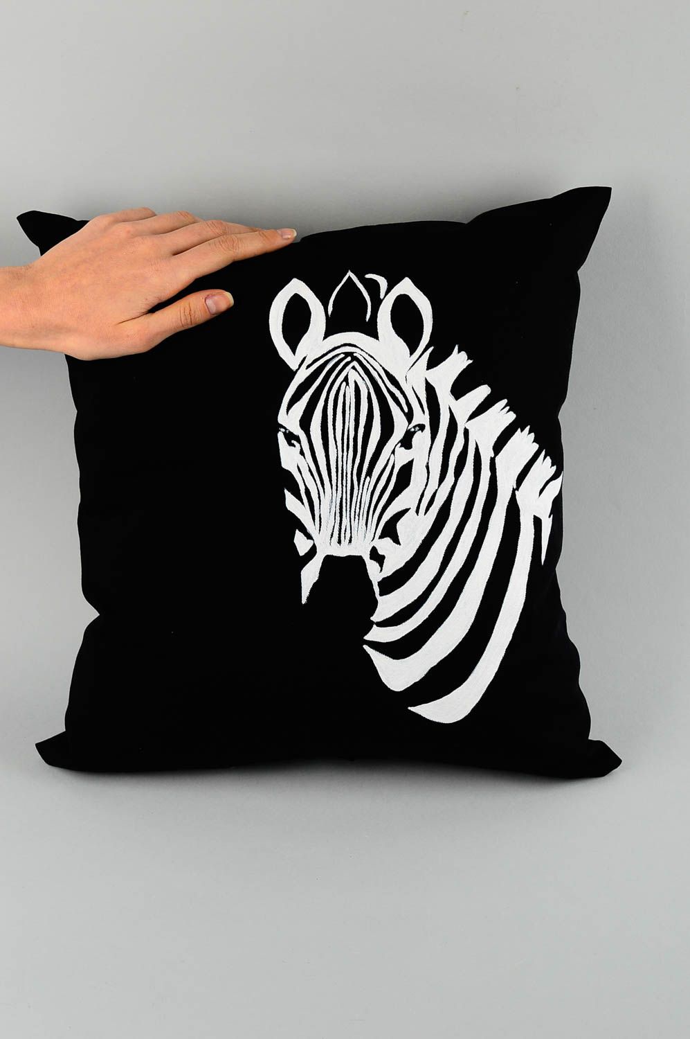 Подушка на диван ручной работы зебра диванная подушка декоративная подушка  фото 2