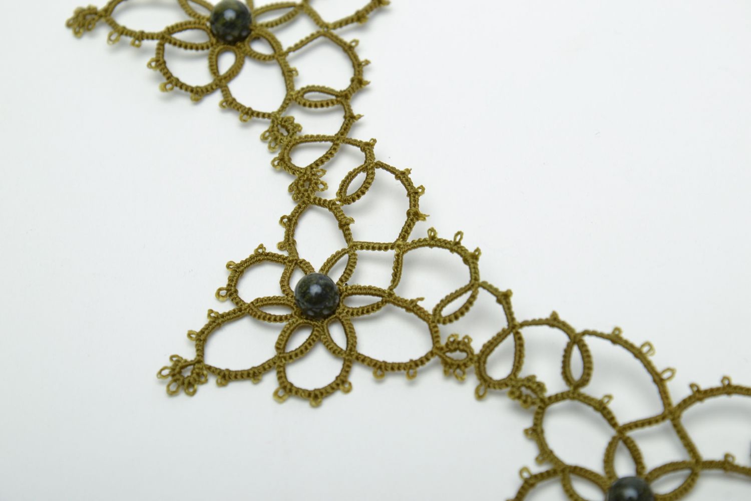 Tender green tatting necklace photo 3