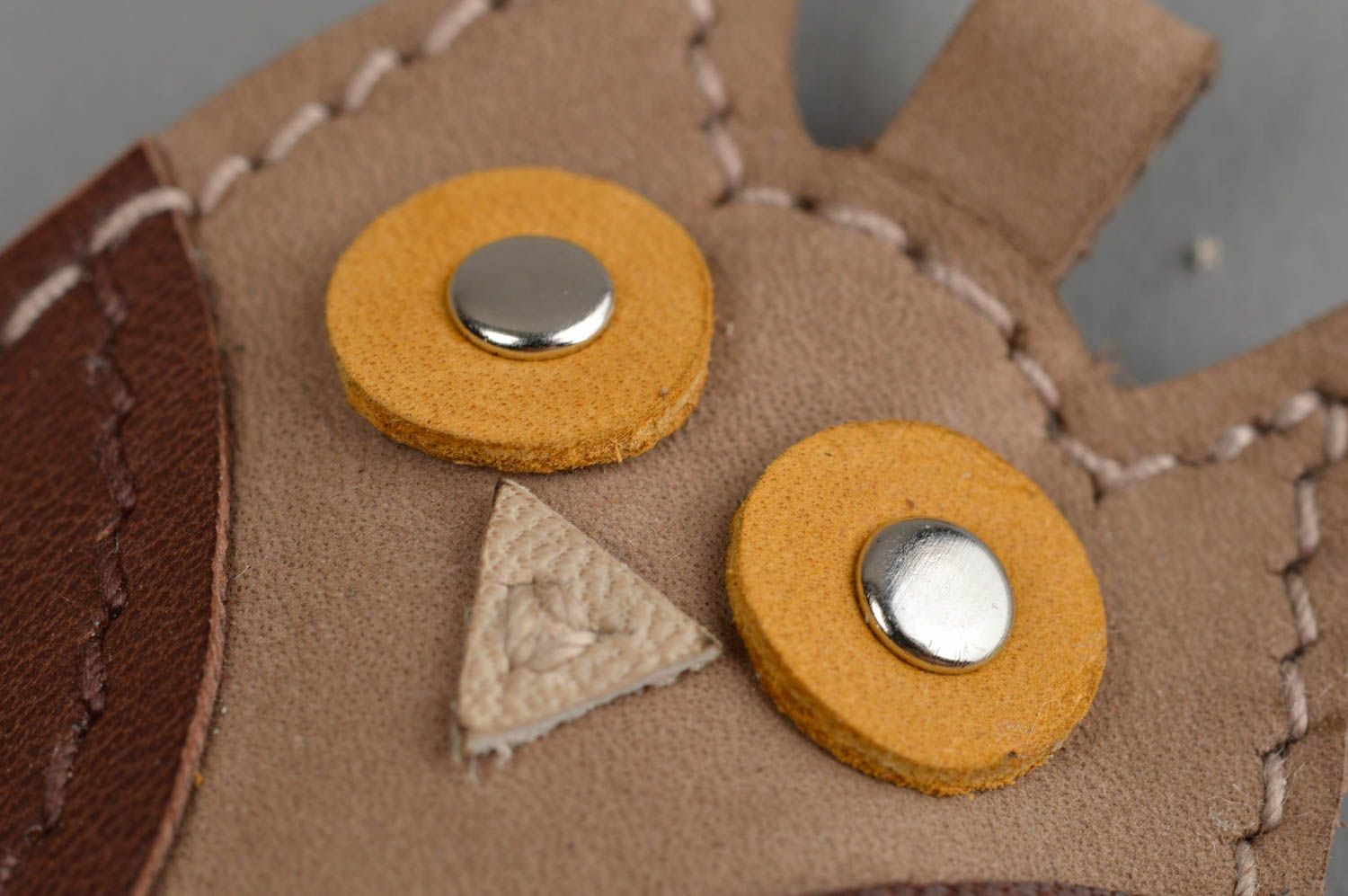 Porte-clés en vrai cuir fait main original en forme de hibou marron de créateur photo 10
